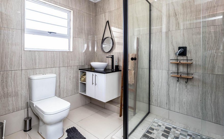 8 Bedroom Property for Sale in Abbotsford Eastern Cape